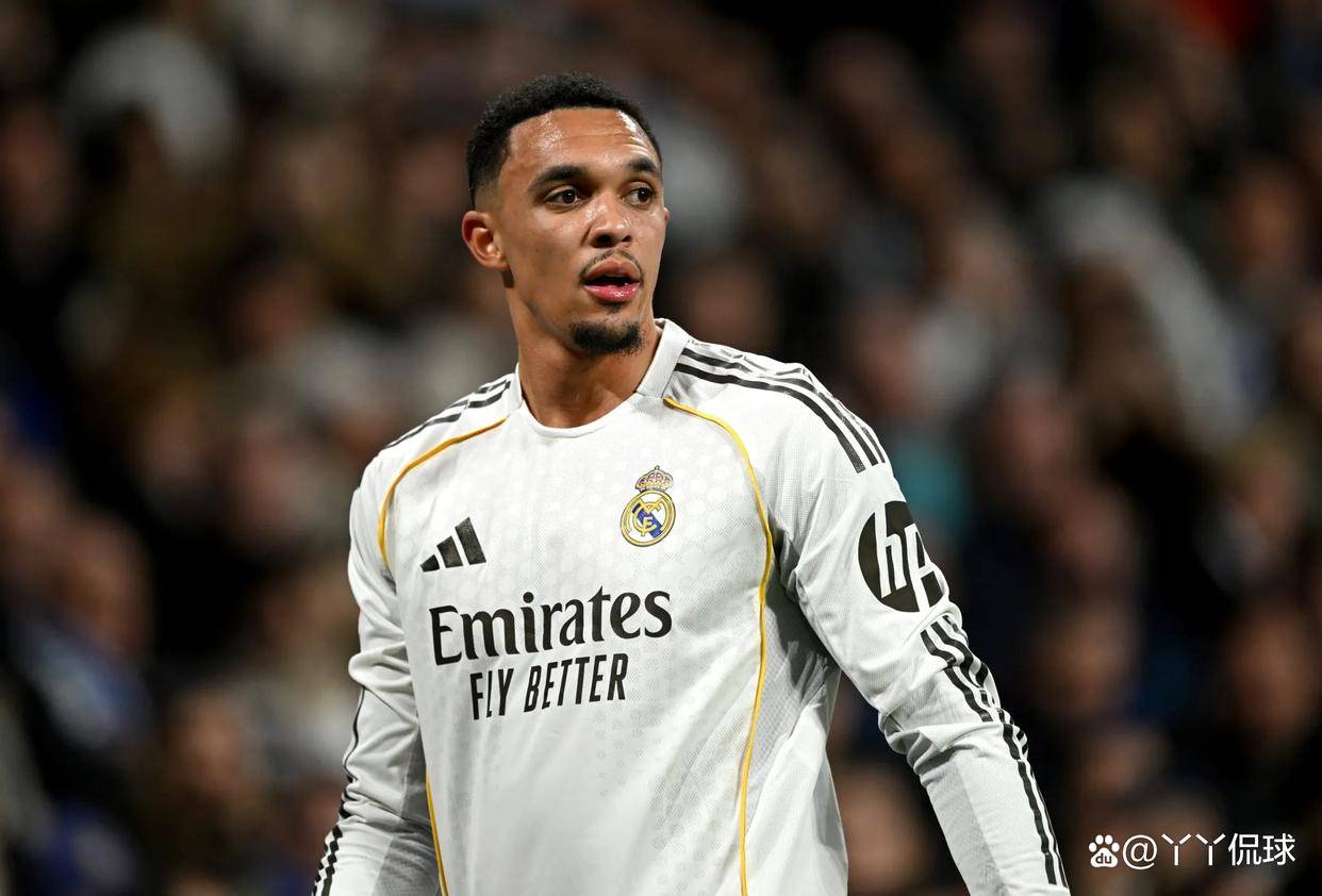 2025英雄联盟S15总决赛-包含离谱！本菲卡关键时刻强势反弹赛后皇家马德里备战欧联，清晨CBA季后赛焦点战的词条